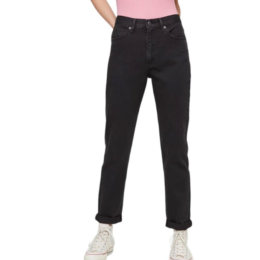Aritzia Wilfred Free Nikki Relaxed High-Waisted Tapered Jeans